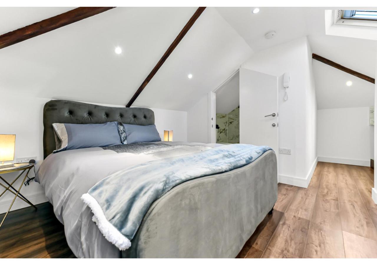 Sleek And Modern Studio With Minimalist Vibe Chelmsford Exterior foto